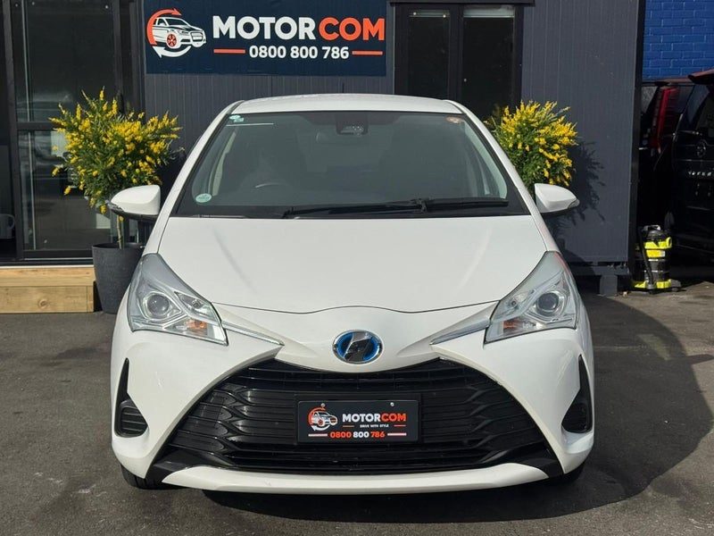 2019 Toyota Vitz 5D HYBRID F, photo 2