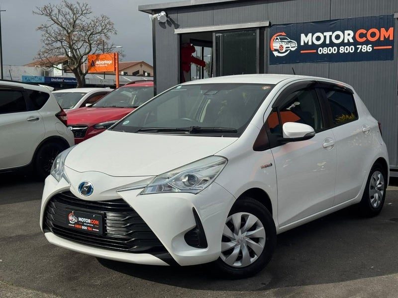 2019 Toyota Vitz 5D HYBRID F, photo 3