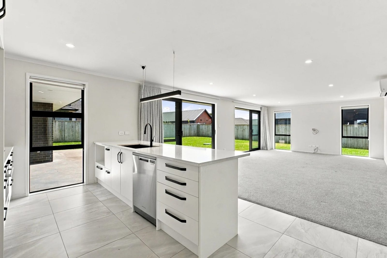 24 Kerr Crescent, Patumahoe, photo 4