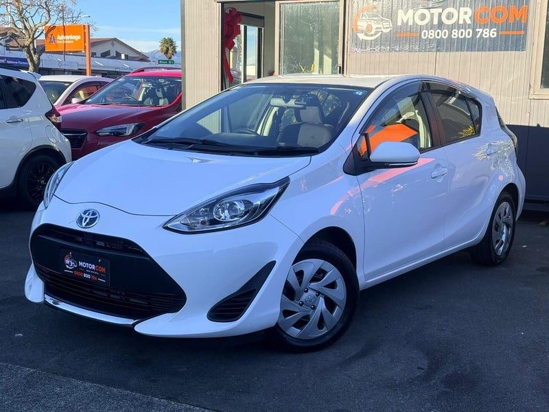 2021 Toyota Aqua Hybrid | 1.5L | Fresh Import, photo 3
