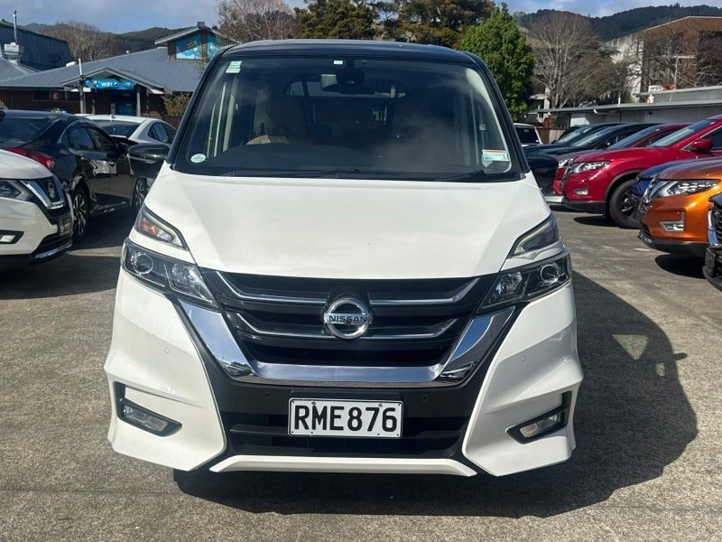 2016 Nissan Serena, photo 2