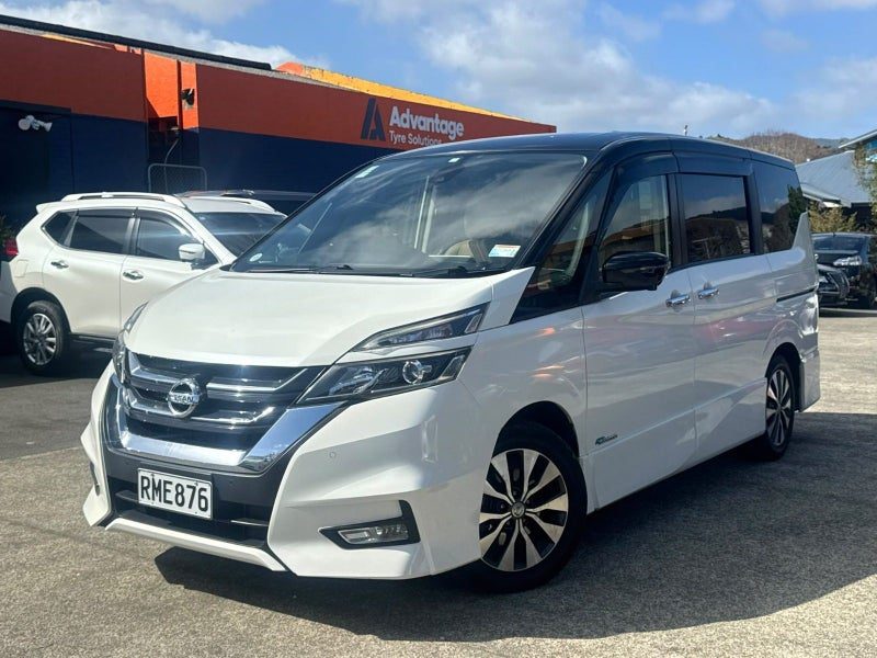 2016 Nissan Serena, photo 3