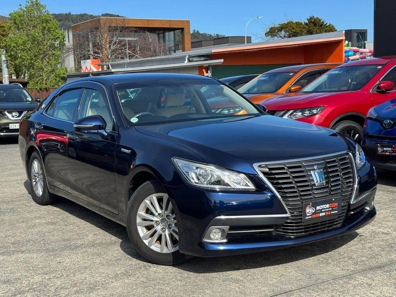 2014 Toyota Crown Royal Saloon