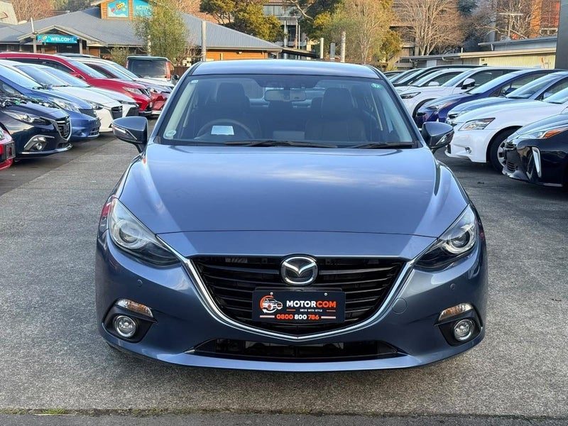 2014 Mazda Axela Hybrid, photo 2