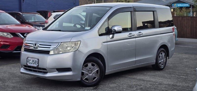 2010 Honda Step Wagon, photo 3