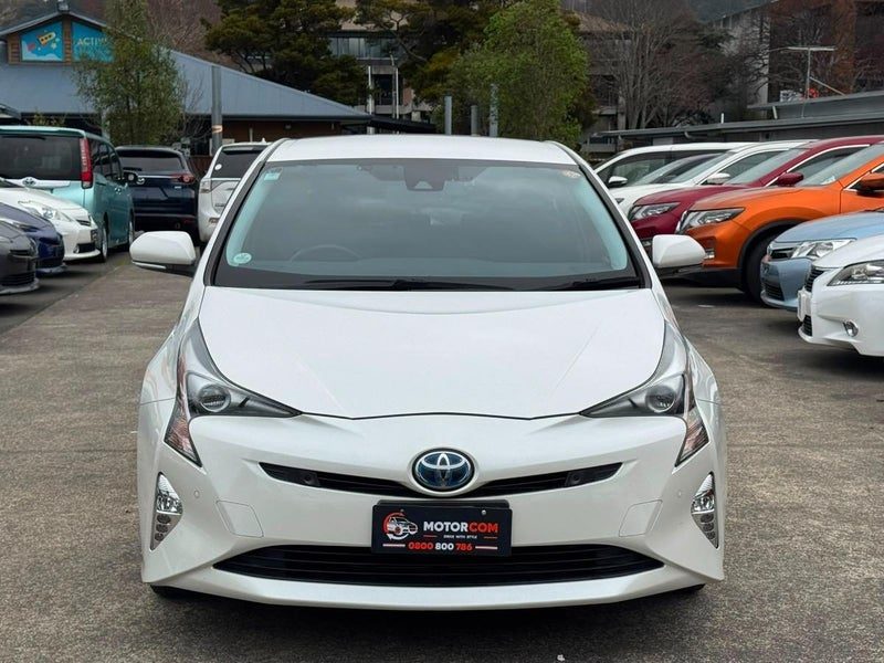 2018 Toyota Prius S, photo 2