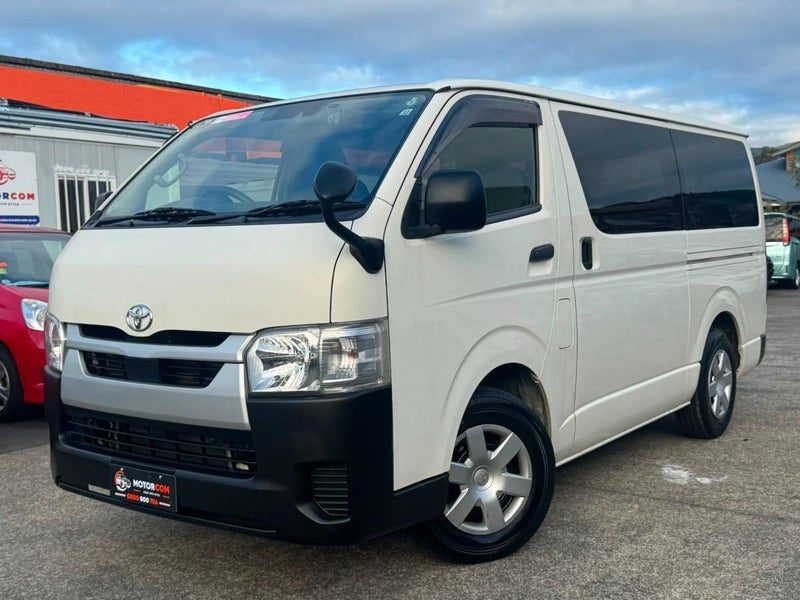 2020 Toyota Hiace DX, photo 3