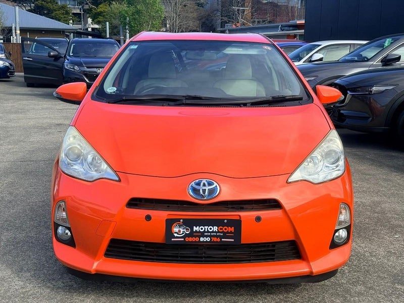 2013 Toyota Aqua S, photo 2