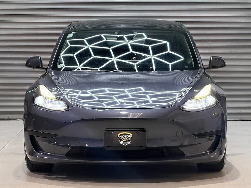 2021 Tesla Model 3 Standard Range Plus, photo 2