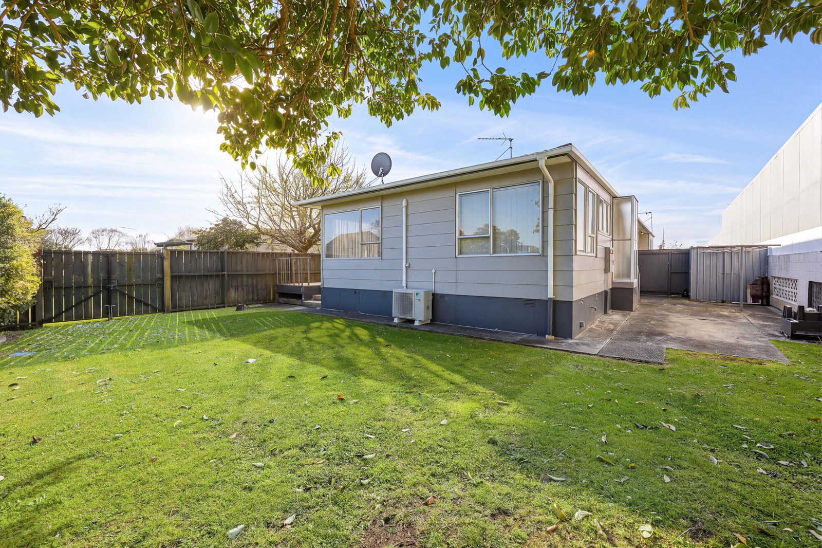 1/25 Waimana Road, Conifer Grove, photo 1