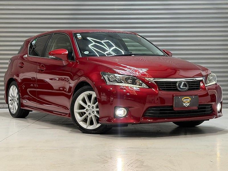 2013 Lexus CT 200h Leather Package Limited