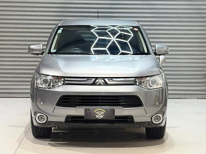 2014 Mitsubishi Outlander 24G 7 Seater, photo 2