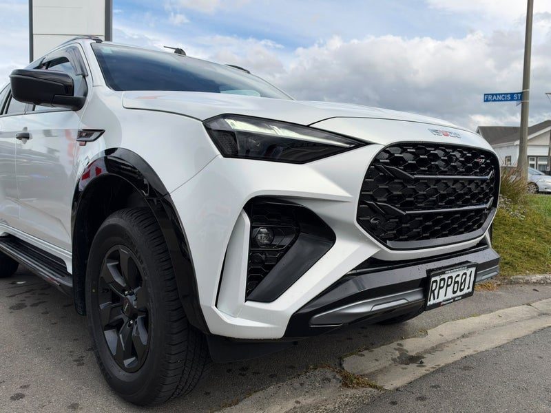 2026 Isuzu MU-X XT, photo 3