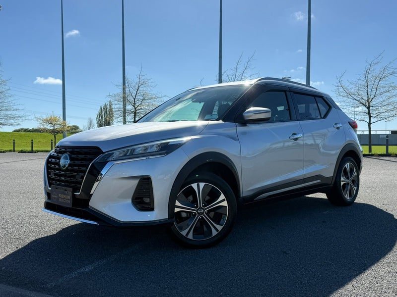 2020 Nissan Kicks - Hybrid! Low K's !, photo 2