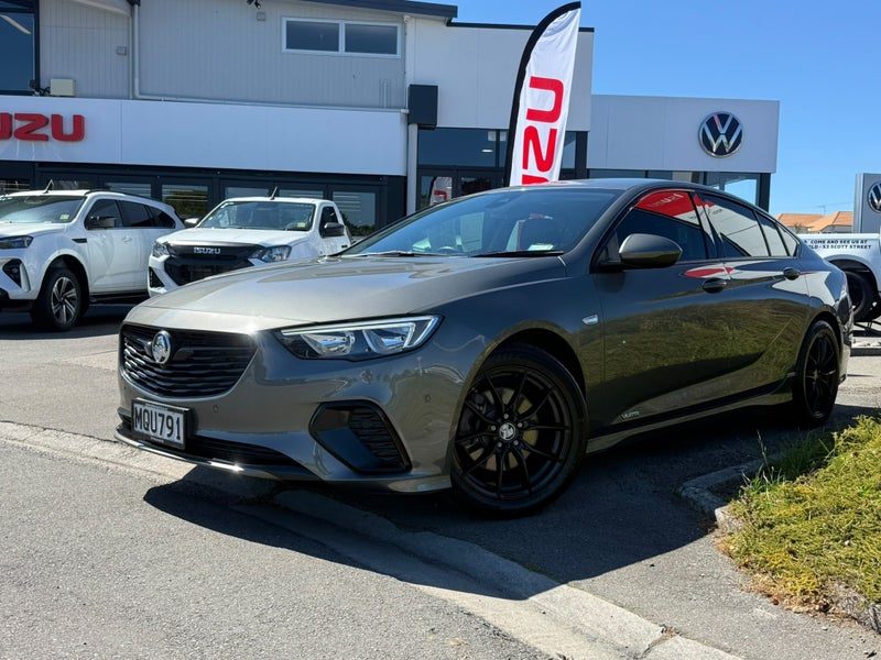 2018 Holden Commodore ZB AWD - Black Edition, photo 2