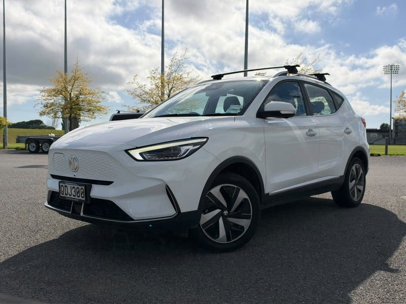 2023 MG ZS Essence EV - Top spec, Roof racks, photo 2
