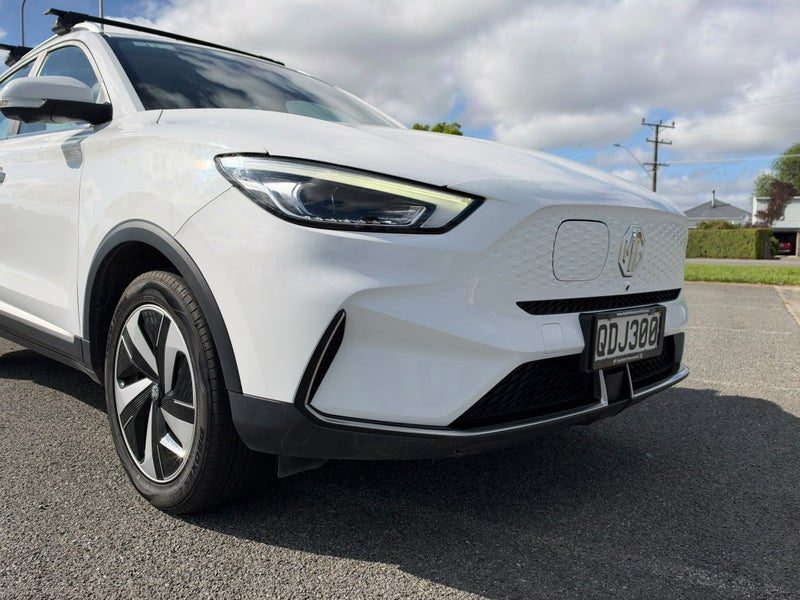 2023 MG ZS Essence EV - Top spec, Roof racks, photo 3
