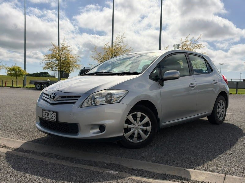 2012 Toyota Corolla GX Hatch, photo 2