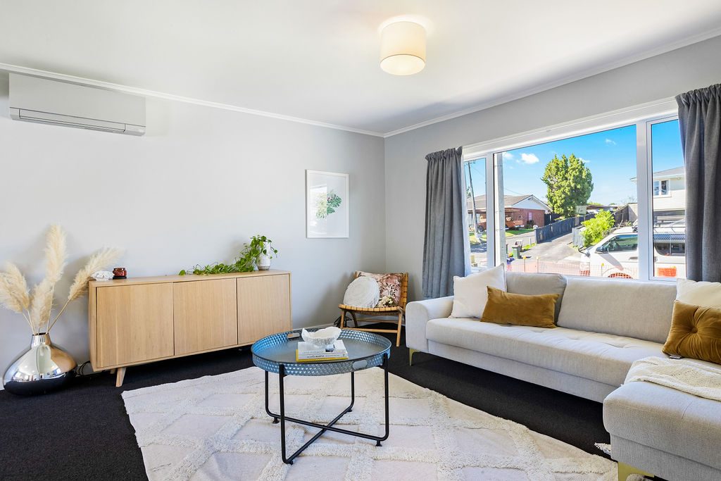 6 Alston Avenue, Kelston, photo 2