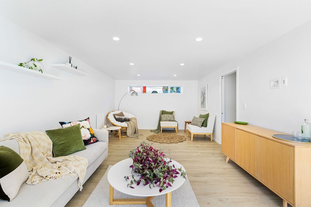 6 Alston Avenue, Kelston, photo 11