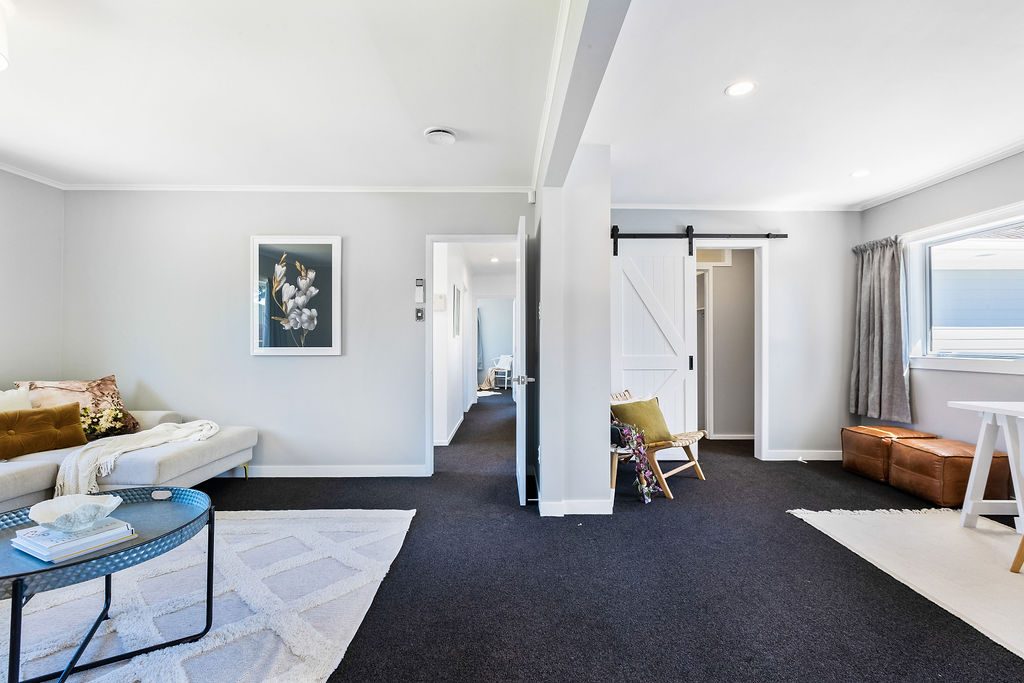 6 Alston Avenue, Kelston, photo 12