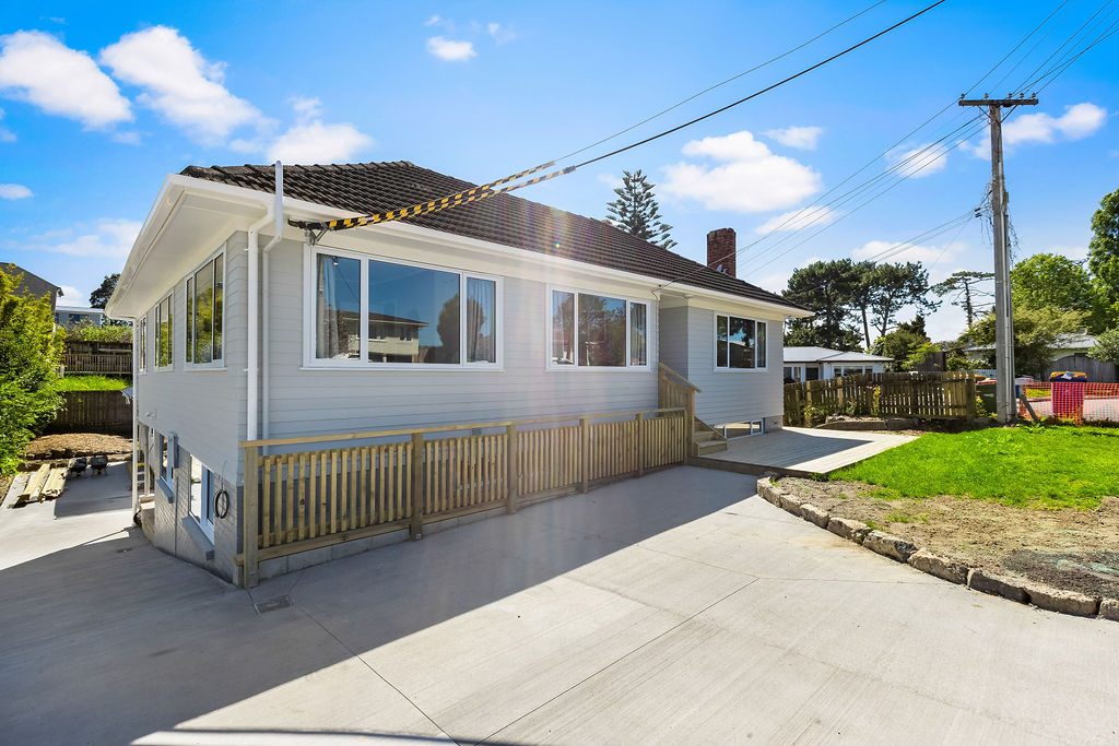 6 Alston Avenue, Kelston, photo 6