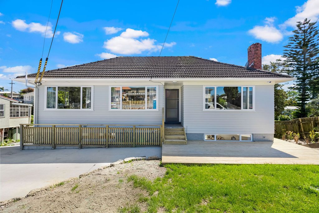 6 Alston Avenue, Kelston, photo 7