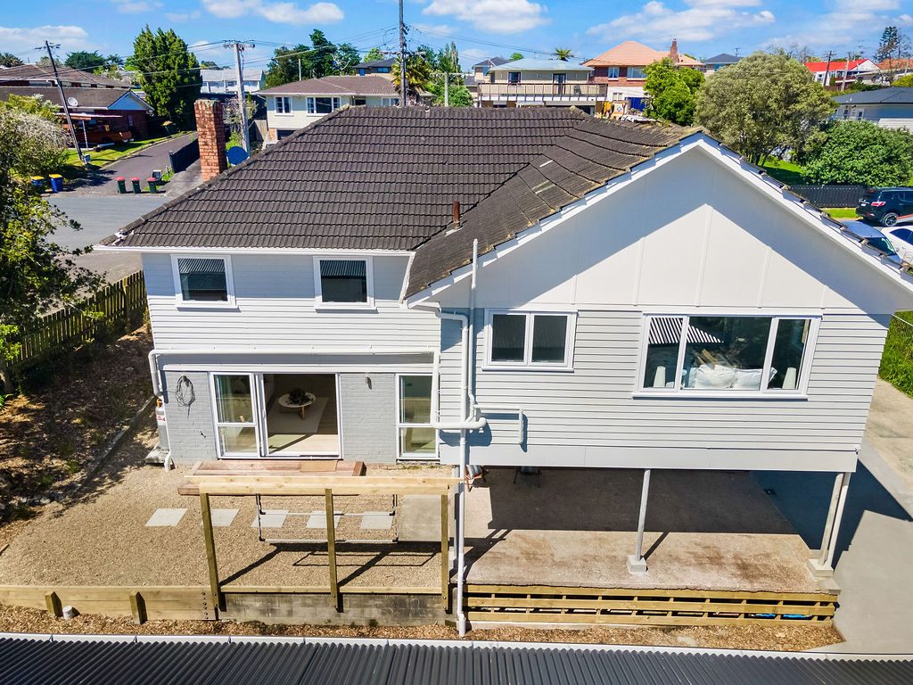 6 Alston Avenue, Kelston, photo 8