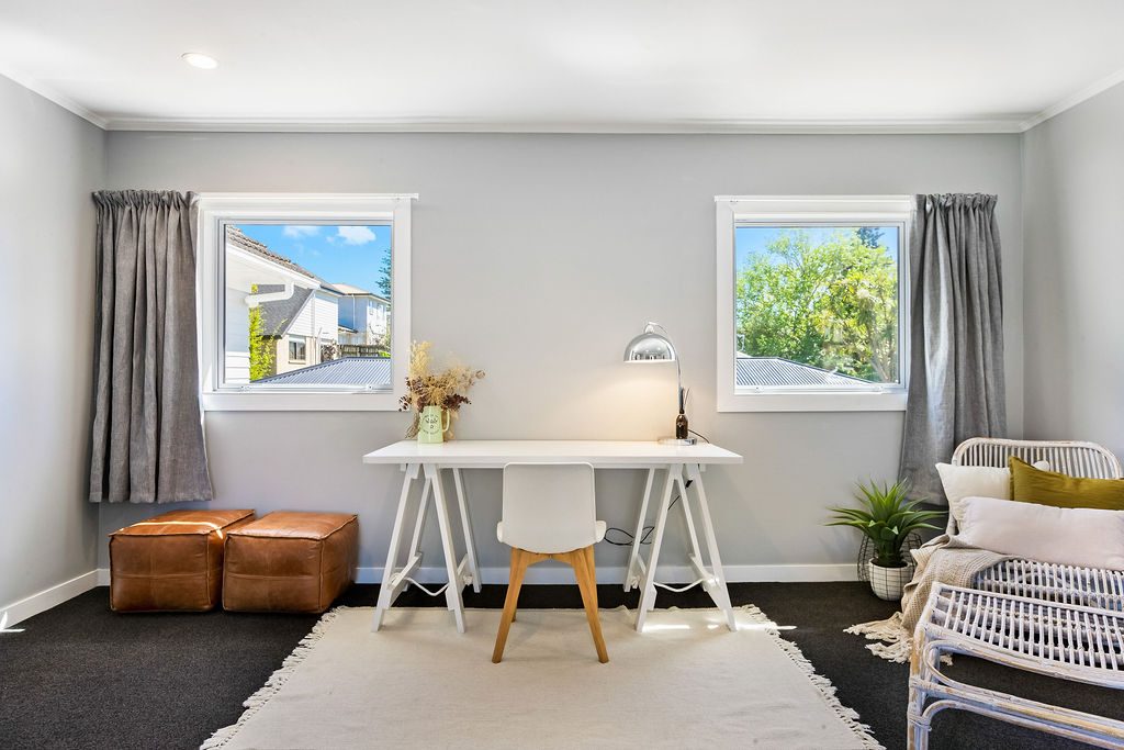 6 Alston Avenue, Kelston, photo 10