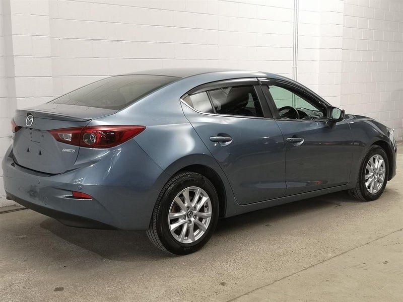 2015 Mazda Axela, photo 2