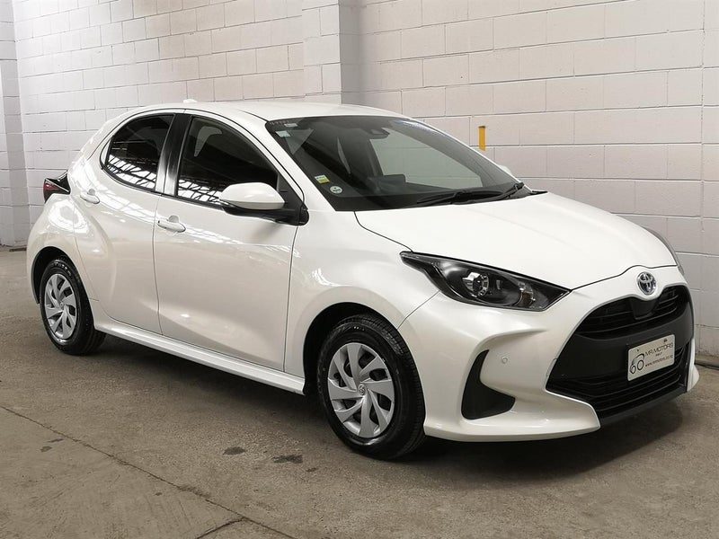 2023 Toyota Yaris Newshape, Hybrid, Super Special