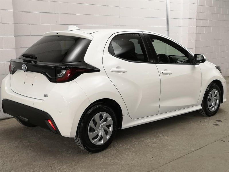 2023 Toyota Yaris Newshape, Hybrid, Super Special, photo 2