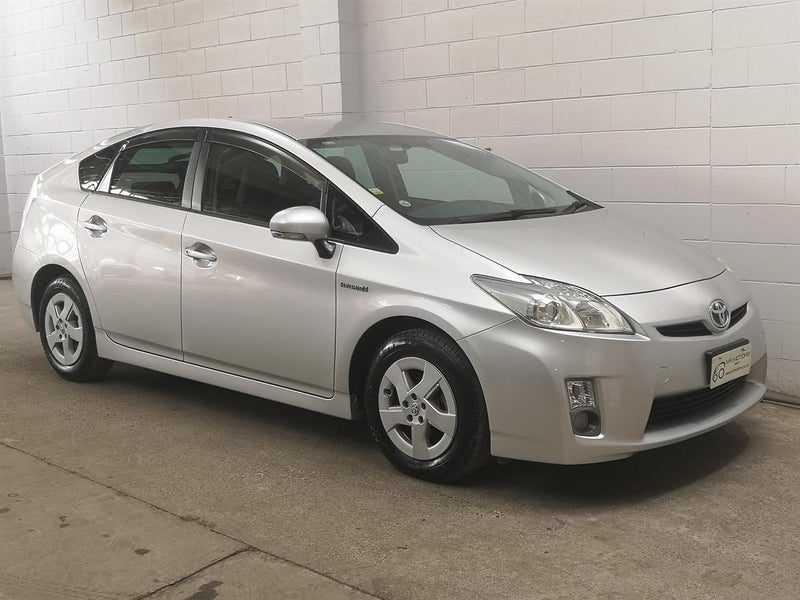 2012 Toyota Prius super low kms, as new