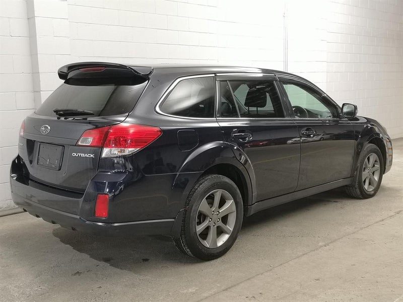 2013 Subaru Outback half leather, nice n tidy, photo 2