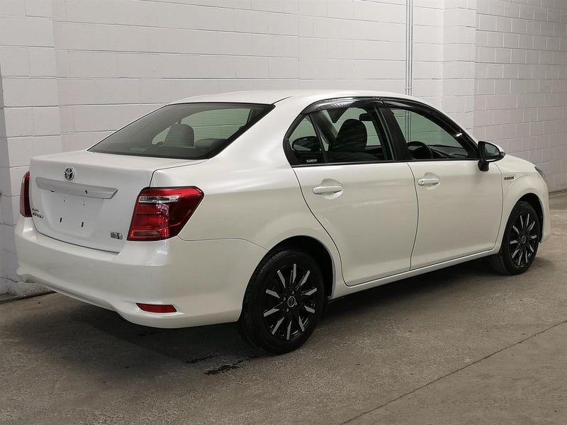 2015 Toyota Corolla Axio, photo 2