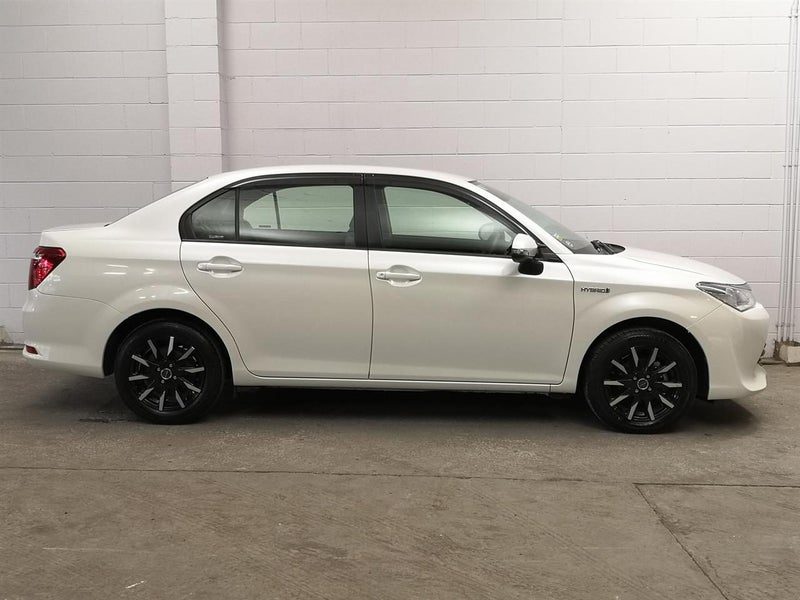 2015 Toyota Corolla Axio, photo 3