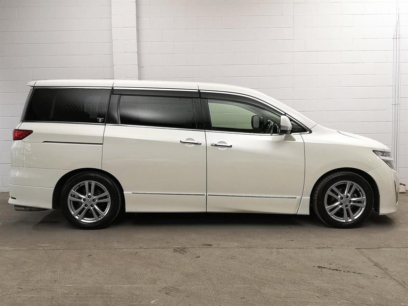 2013 Nissan Elgrand Highway Star, photo 3