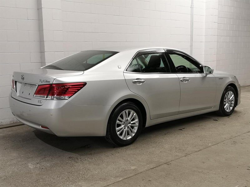 2013 Toyota Crown ROYAL SALOON HYBRID, photo 2
