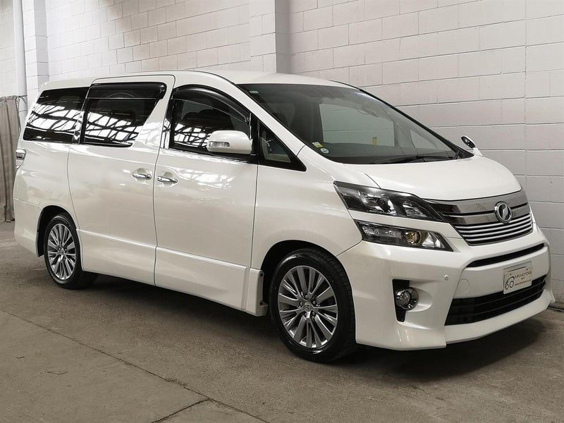 2013 Toyota Alphard Hybrid