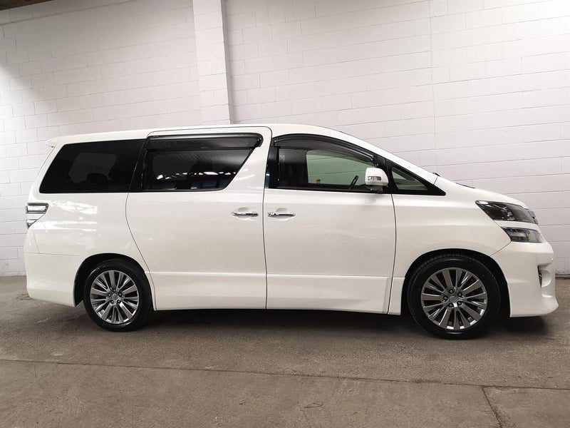 2013 Toyota Alphard Hybrid, photo 3