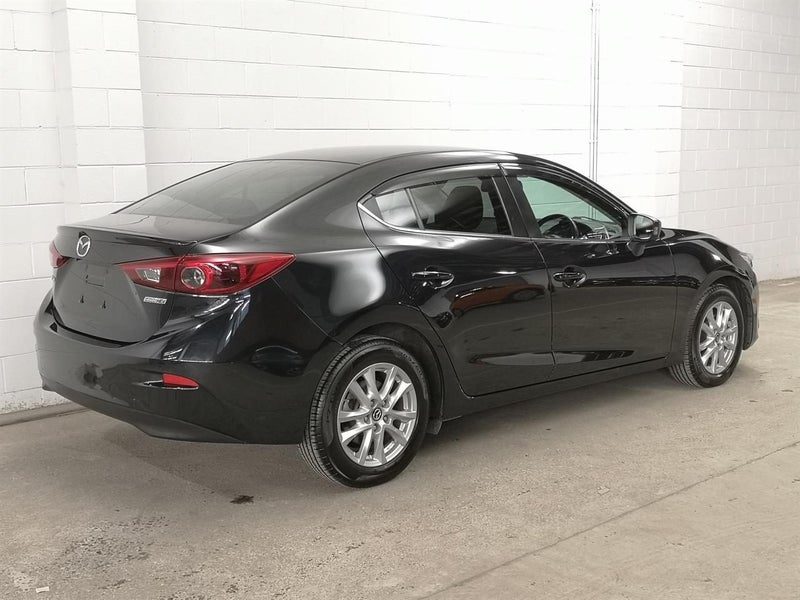 2014 Mazda Axela, photo 2
