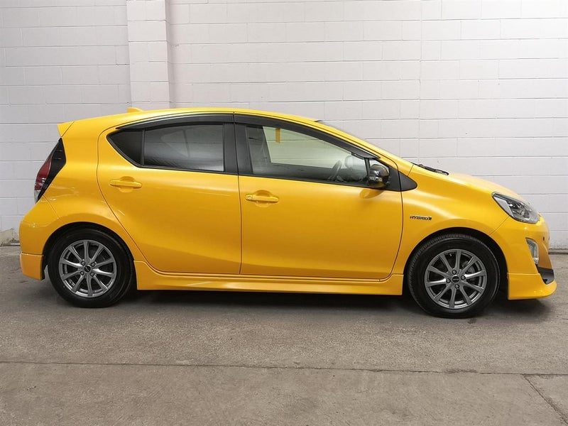 2016 Toyota Aqua G, photo 3