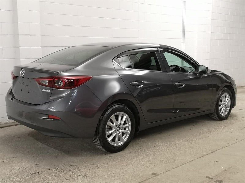 2015 Mazda Axela, photo 2