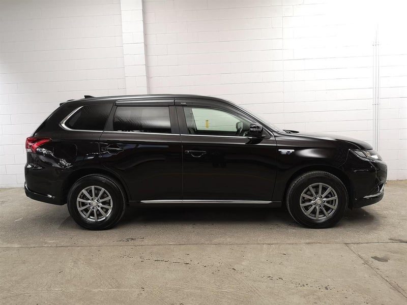 2015 Mitsubishi Outlander PHEV, photo 3