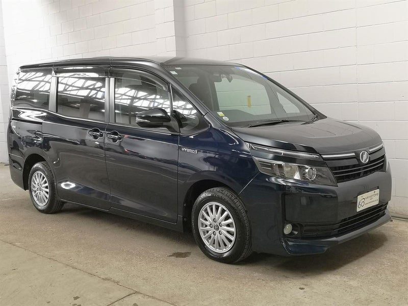 2014 Toyota Voxy Hybrid