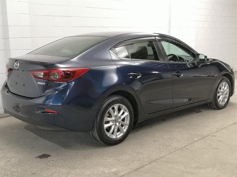 2013 Mazda Axela, photo 2