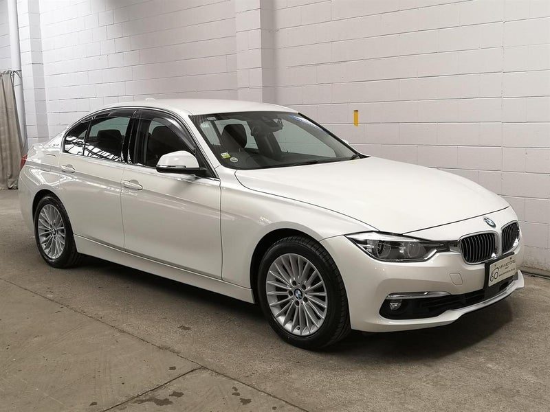 2017 BMW 330e PHEV Full leather Trim sports sedan