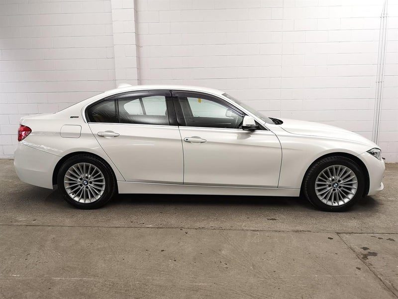 2017 BMW 330e PHEV Full leather Trim sports sedan, photo 3