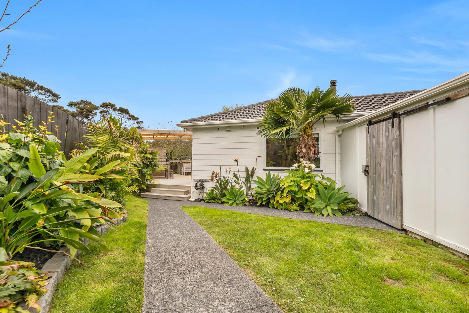 8 Charnley Grove, Glenfield, photo 8