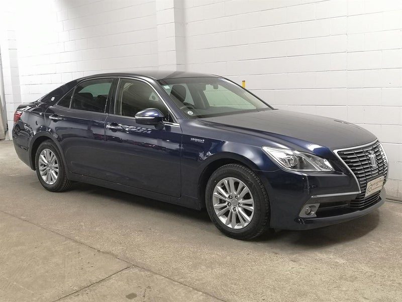 2015 Toyota Crown Hybrid